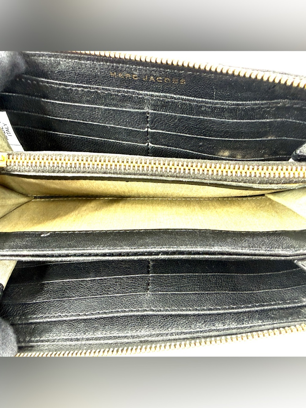 Marc Jacobs Black Quilted Leather Large Zip Around Wallet Clutch Brass Push Lock - Picture 9 of 10